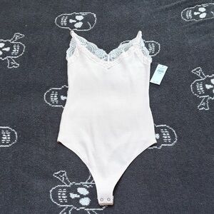 NWT A&F Lace Trim Bodysuit light pink sz M